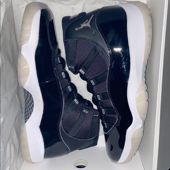 Jordan 11 jubilee - Picture 2 of 7